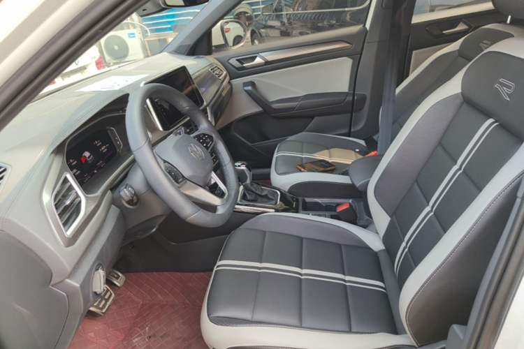 Used Volkswagen T-ROC 2024 300TSI DSG Two-Wheel-Drive Chen Guang Edition Left Front Seat