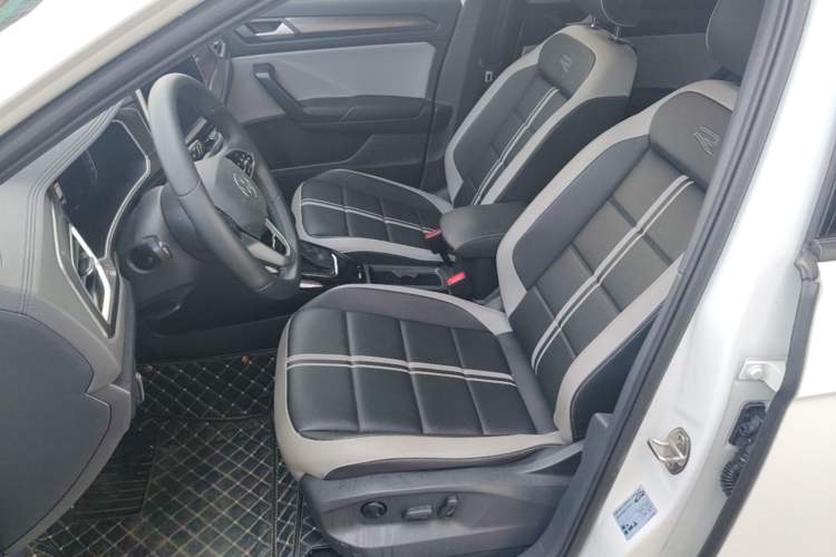 Used Volkswagen T-ROC 2024 300TSI DSG Two-Wheel-Drive Chen Guang Edition Left Front Seat