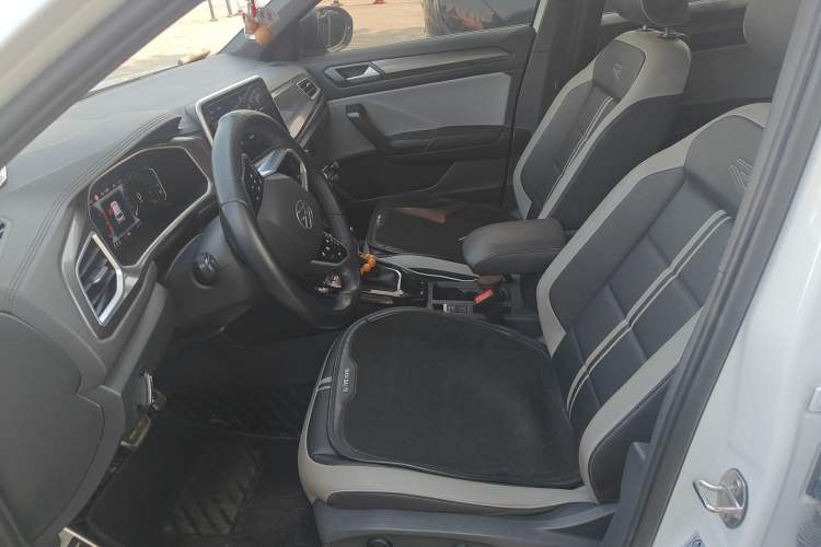 Used Volkswagen T-ROC 2024 300TSI DSG Two-Wheel-Drive Chen Guang Edition Left Front Seat