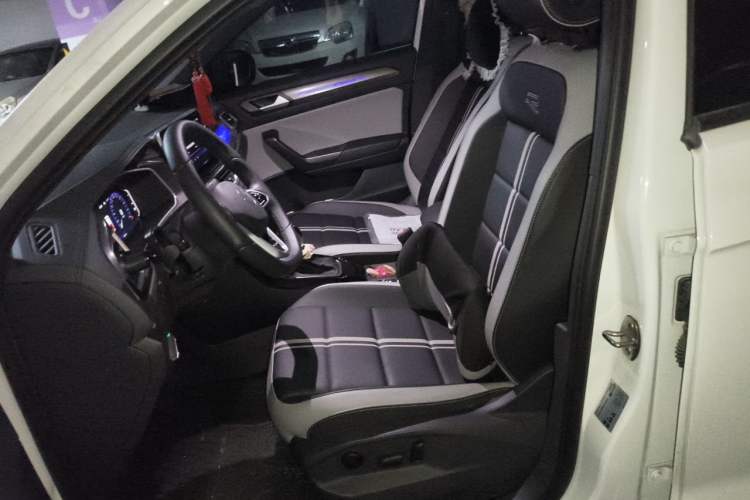 Used Volkswagen T-ROC 2024 300TSI DSG Two-Wheel-Drive Chen Guang Edition Left Front Seat
