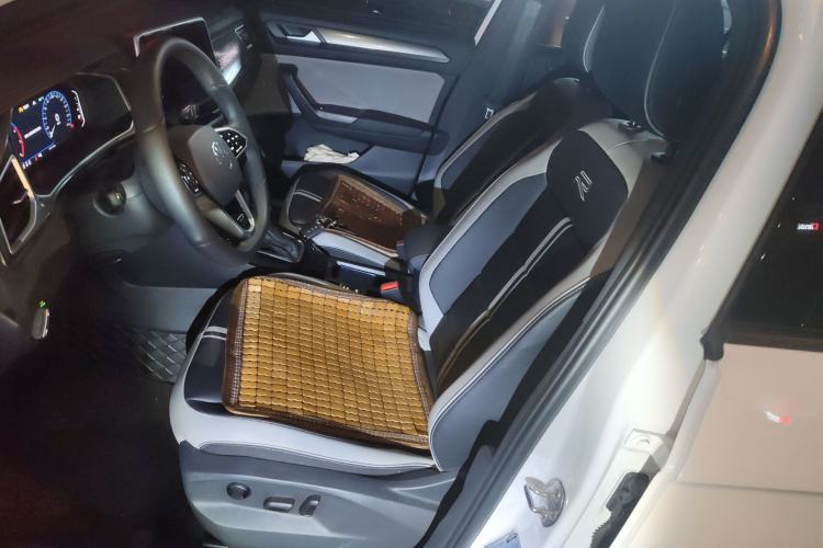 Used Volkswagen T-ROC 2024 300TSI DSG Two-Wheel-Drive Chen Guang Edition Left Front Seat