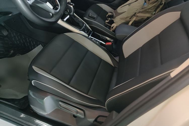 Used Volkswagen T-ROC 2024 280TSI DSG Two-Wheel-Drive Time Edition Left Front Seat
