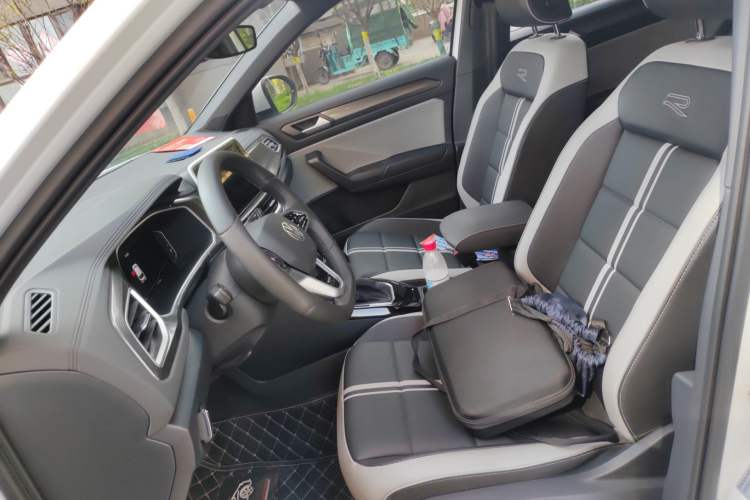 Used Volkswagen T-ROC 2024 300TSI DSG Two-Wheel-Drive Chen Guang Edition Left Front Seat
