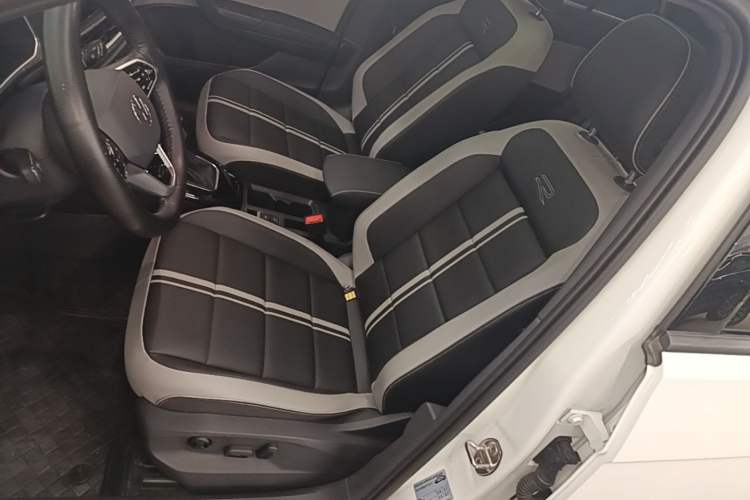 Used Volkswagen T-ROC 2024 300TSI DSG Two-Wheel-Drive Chen Guang Edition Left Front Seat