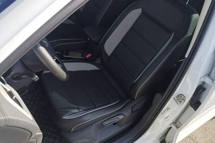 Used Volkswagen T-ROC 2024 280TSI DSG Two-Wheel-Drive Time Edition Left Front Seat