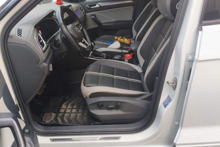 Used Volkswagen T-ROC 2024 300TSI DSG Two-Wheel-Drive Chen Guang Edition Left Front Seat