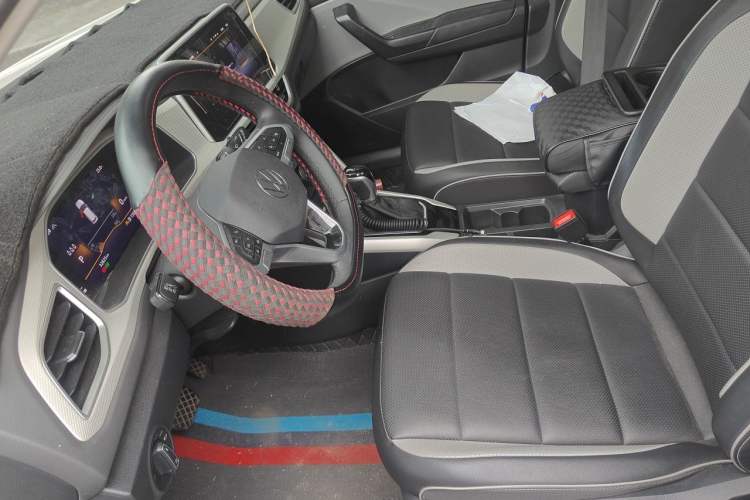 Used Volkswagen T-ROC 2024 280TSI DSG Two-Wheel-Drive Time Edition Left Front Seat