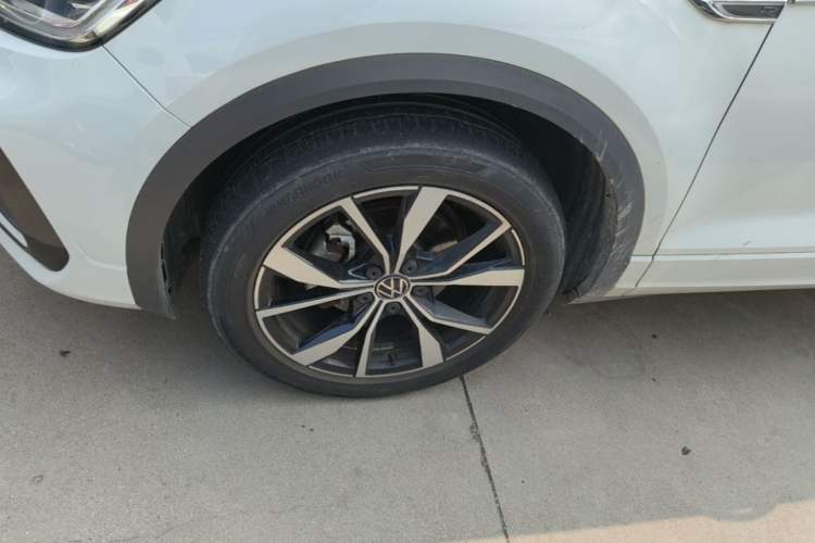 Used Volkswagen T-ROC 2024 300TSI DSG Two-Wheel-Drive Chen Guang Edition Left Front Wheel Hub