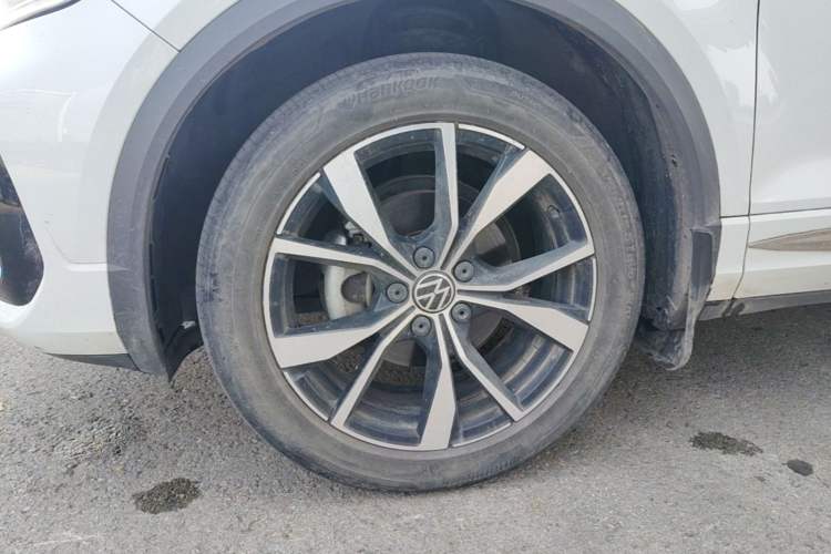 Used Volkswagen T-ROC 2024 300TSI DSG Two-Wheel-Drive Chen Guang Edition Left Front Wheel Hub