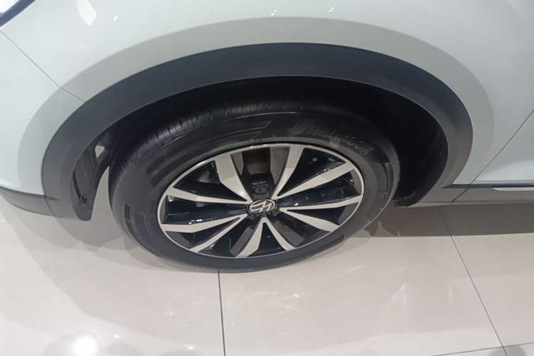 Used Volkswagen T-ROC 2024 280TSI DSG Two-Wheel-Drive Time Edition Left Front Wheel Hub