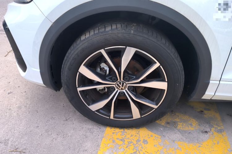 Used Volkswagen T-ROC 2024 300TSI DSG Two-Wheel-Drive Chen Guang Edition Left Front Wheel Hub