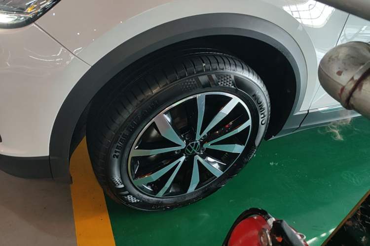 Used Volkswagen T-ROC 2024 280TSI DSG Two-Wheel-Drive Time Edition Left Front Wheel Hub
