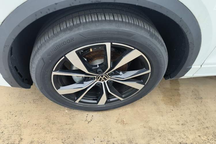 Used Volkswagen T-ROC 2024 300TSI DSG Two-Wheel-Drive Chen Guang Edition Left Front Wheel Hub