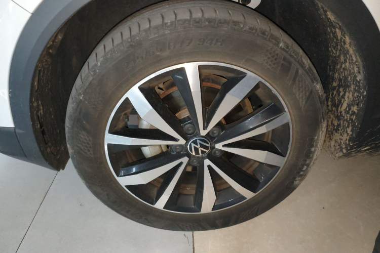 Used Volkswagen T-ROC 2024 280TSI DSG Two-Wheel-Drive Time Edition Left Front Wheel Hub