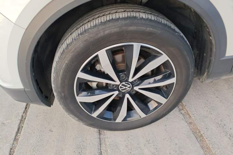 Used Volkswagen T-ROC 2024 280TSI DSG Two-Wheel-Drive Time Edition Left Front Wheel Hub