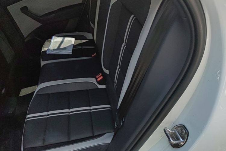 Used Volkswagen T-ROC 2024 300TSI DSG Two-Wheel-Drive Chen Guang Edition Left Rear Seat