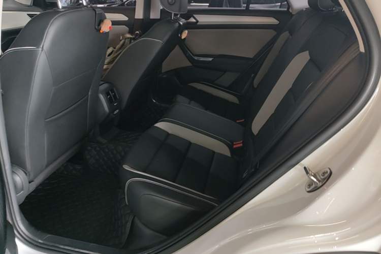Used Volkswagen T-ROC 2024 280TSI DSG Two-Wheel-Drive Time Edition Left Rear Seat