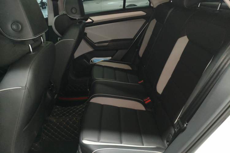 Used Volkswagen T-ROC 2024 280TSI DSG Two-Wheel-Drive Time Edition Left Rear Seat