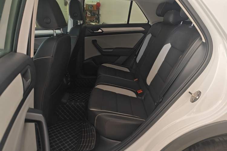Used Volkswagen T-ROC 2024 280TSI DSG Two-Wheel-Drive Time Edition Left Rear Seat