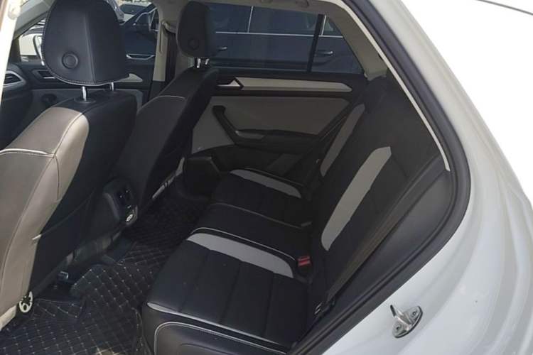 Used Volkswagen T-ROC 2024 280TSI DSG Two-Wheel-Drive Time Edition Left Rear Seat