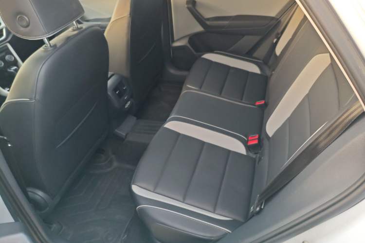 Used Volkswagen T-ROC 2024 280TSI DSG Two-Wheel-Drive Time Edition Left Rear Seat