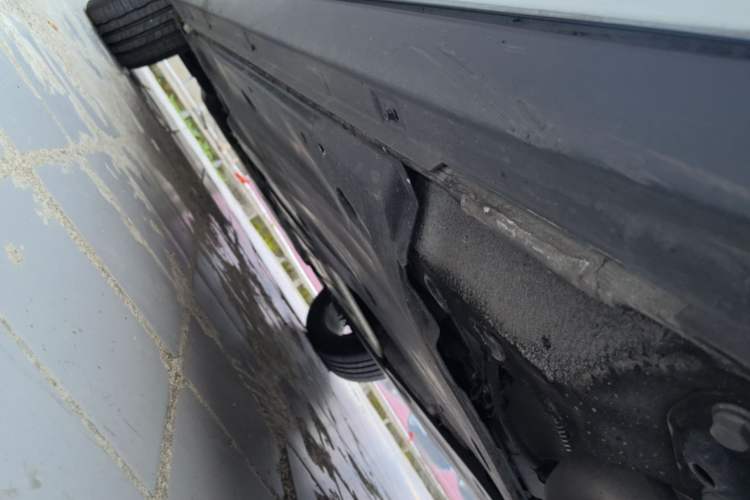 Used Volkswagen T-ROC 2024 300TSI DSG Two-Wheel-Drive Chen Guang Edition Left Side Sill