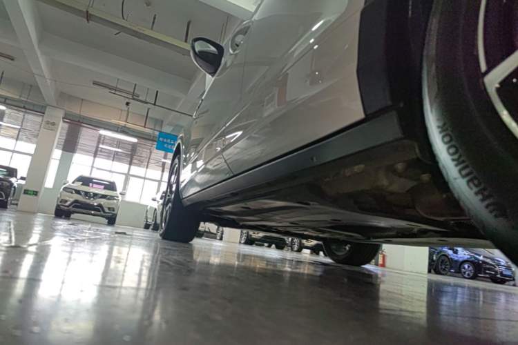 Used Volkswagen T-ROC 2024 300TSI DSG Two-Wheel-Drive Chen Guang Edition Left Side Sill