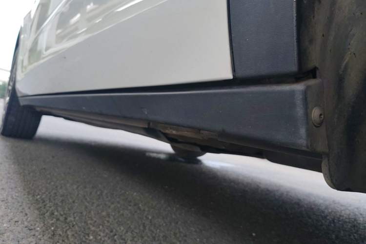 Used Volkswagen T-ROC 2024 300TSI DSG Two-Wheel-Drive Chen Guang Edition Left Side Sill