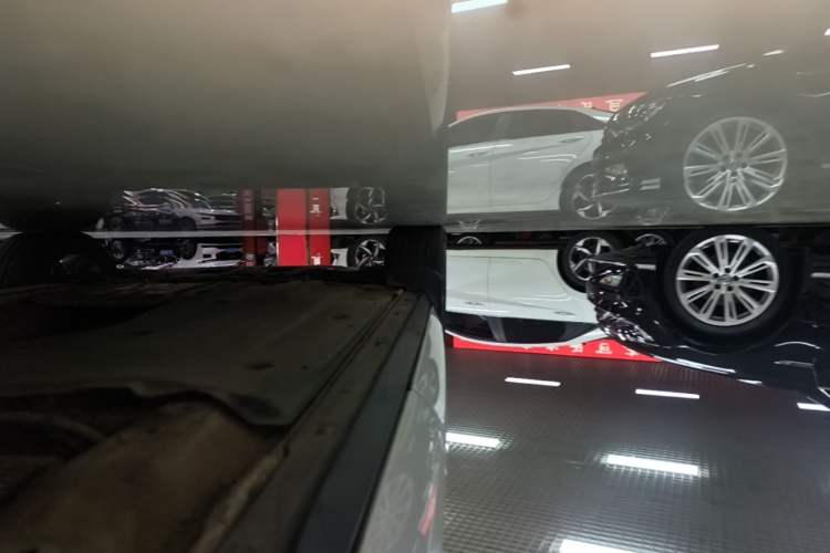 Used Volkswagen T-ROC 2024 300TSI DSG Two-Wheel-Drive Chen Guang Edition Left Side Sill