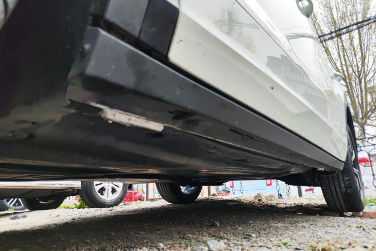 Used Volkswagen T-ROC 2024 300TSI DSG Two-Wheel-Drive Chen Guang Edition Left Side Sill