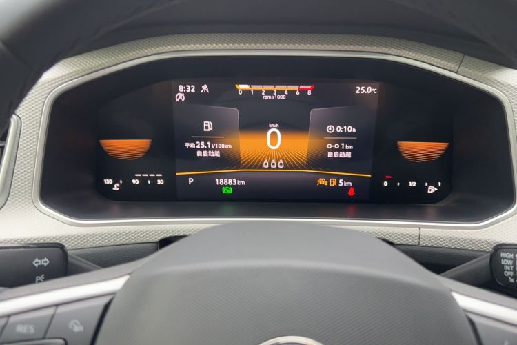 Used Volkswagen T-ROC 2024 280TSI DSG Two-Wheel-Drive Time Edition Odometer Close Up