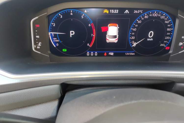 Used Volkswagen T-ROC 2024 300TSI DSG Two-Wheel-Drive Chen Guang Edition Odometer Close Up