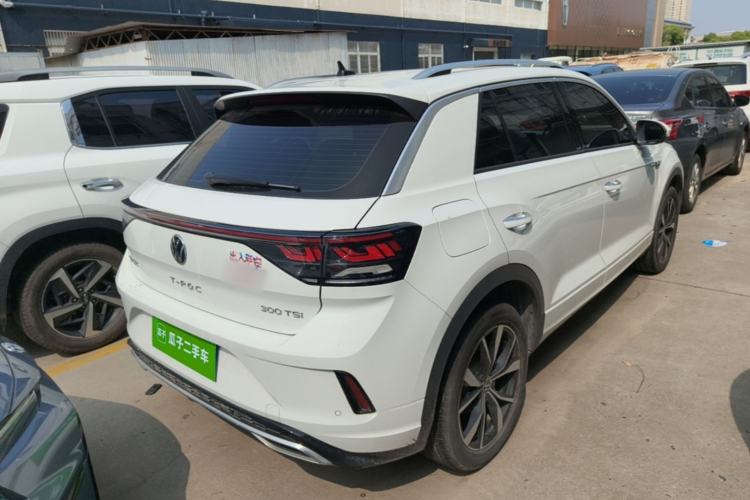Used Volkswagen T-ROC 2024 300TSI DSG Two-Wheel-Drive Chen Guang Edition Rear Right 45 Deg