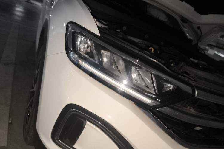 Used Volkswagen T-ROC 2024 280TSI DSG Two-Wheel-Drive Time Edition Right Front Headlight