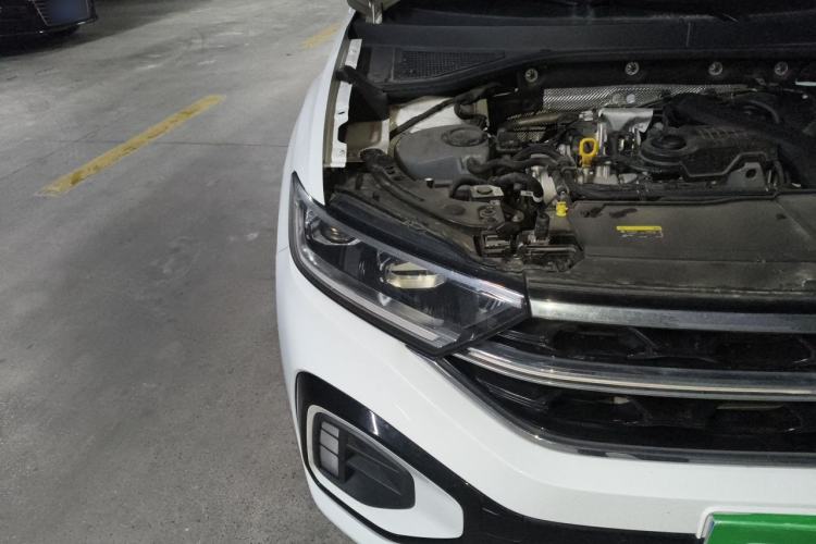 Used Volkswagen T-ROC 2024 300TSI DSG Two-Wheel-Drive Chen Guang Edition Right Front Headlight