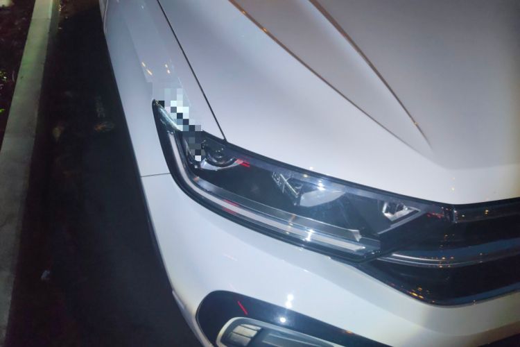 Used Volkswagen T-ROC 2024 300TSI DSG Two-Wheel-Drive Chen Guang Edition Right Front Headlight