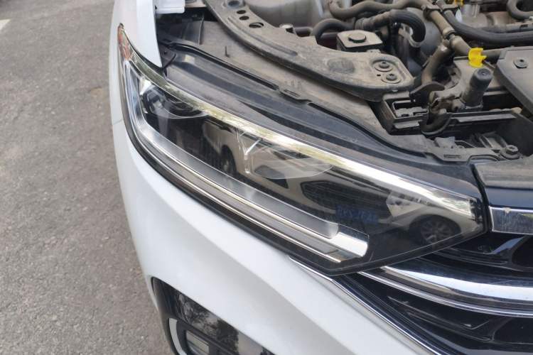 Used Volkswagen T-ROC 2024 300TSI DSG Two-Wheel-Drive Chen Guang Edition Right Front Headlight