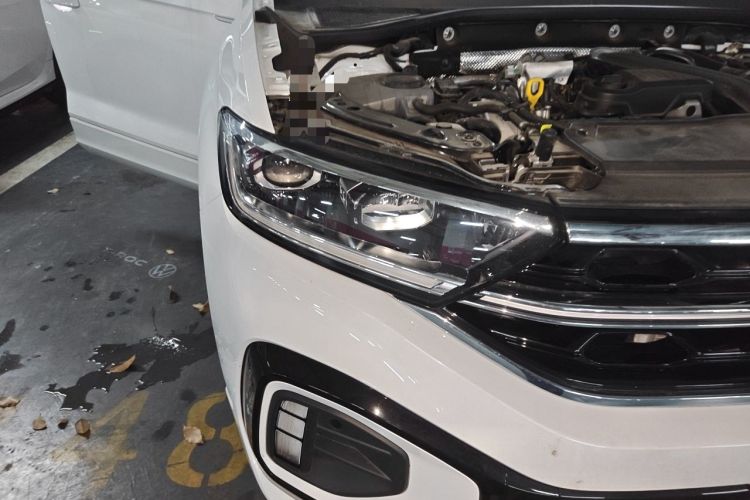 Used Volkswagen T-ROC 2024 300TSI DSG Two-Wheel-Drive Chen Guang Edition Right Front Headlight
