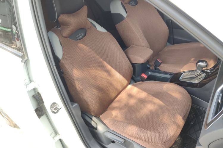 Used Volkswagen T-ROC 2024 300TSI DSG Two-Wheel-Drive Chen Guang Edition Right Front Seat