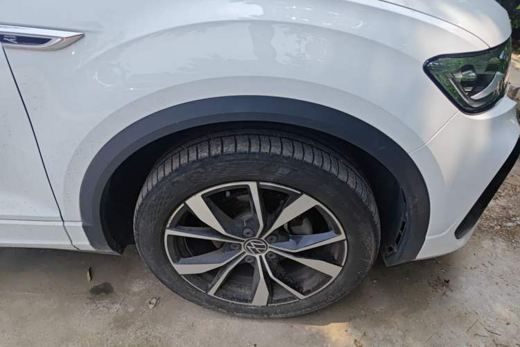 Used Volkswagen T-ROC 2024 300TSI DSG Two-Wheel-Drive Chen Guang Edition Right Front Wheel Hub
