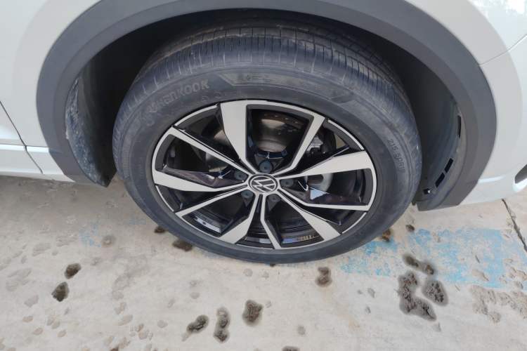 Used Volkswagen T-ROC 2024 300TSI DSG Two-Wheel-Drive Chen Guang Edition Right Front Wheel Hub