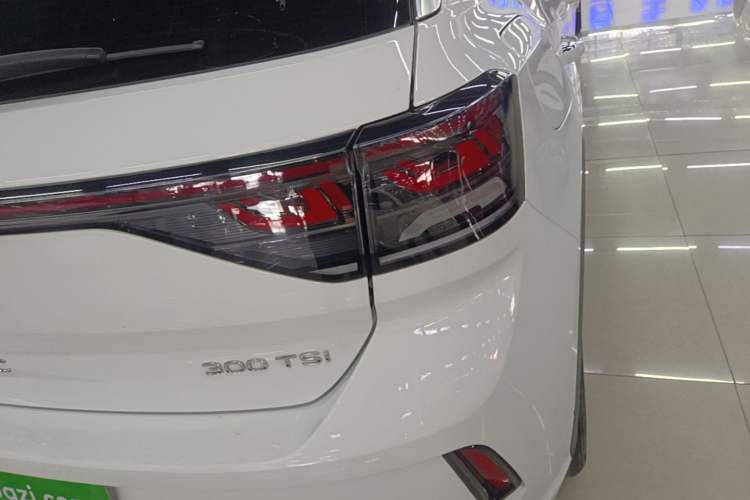 Used Volkswagen T-ROC 2024 300TSI DSG Two-Wheel-Drive Chen Guang Edition Right Rear Taillight