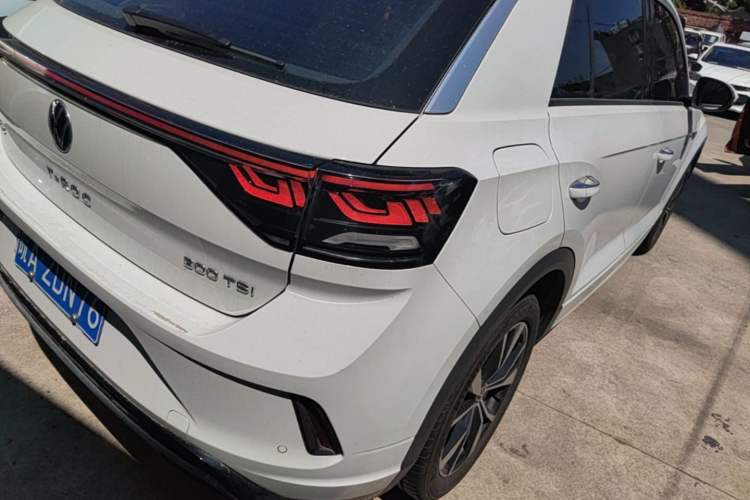 Used Volkswagen T-ROC 2024 300TSI DSG Two-Wheel-Drive Chen Guang Edition Right Rear Taillight