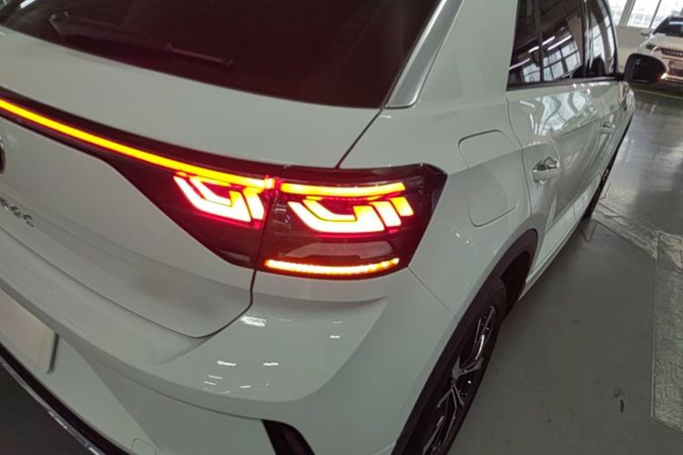 Used Volkswagen T-ROC 2024 300TSI DSG Two-Wheel-Drive Chen Guang Edition Right Rear Taillight