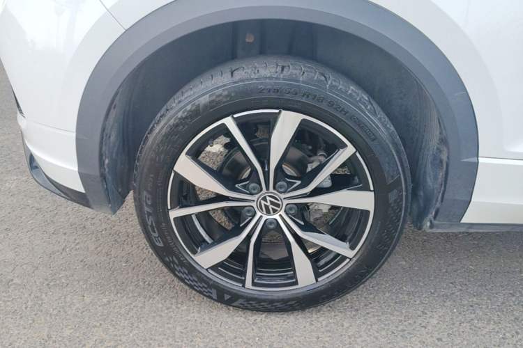 Used Volkswagen T-ROC 2024 300TSI DSG Two-Wheel-Drive Chen Guang Edition Right Rear Wheel Hub