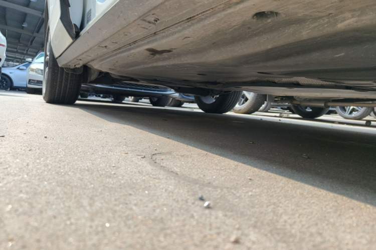 Used Volkswagen T-ROC 2024 300TSI DSG Two-Wheel-Drive Chen Guang Edition Right Side Sill