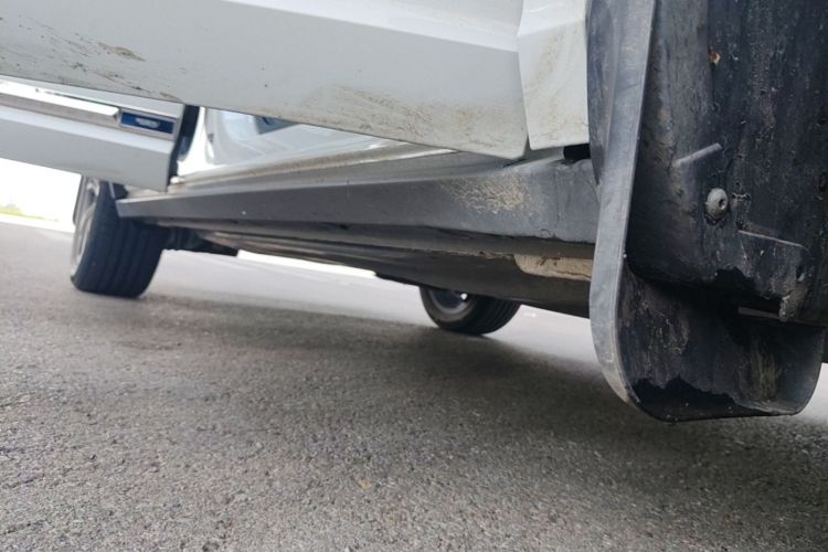 Used Volkswagen T-ROC 2024 300TSI DSG Two-Wheel-Drive Chen Guang Edition Right Side Sill