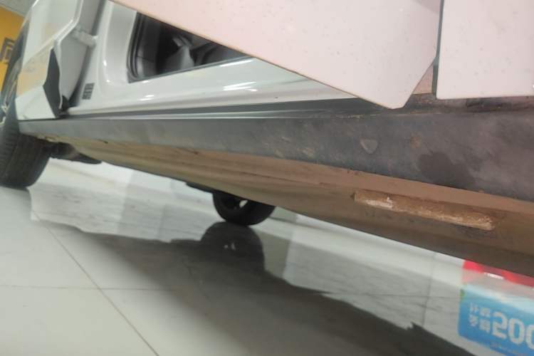 Used Volkswagen T-ROC 2024 300TSI DSG Two-Wheel-Drive Chen Guang Edition Right Side Sill