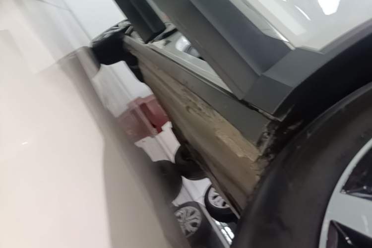 Used Volkswagen T-ROC 2024 280TSI DSG Two-Wheel-Drive Time Edition Right Side Sill