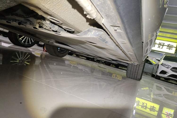 Used Volkswagen T-ROC 2024 300TSI DSG Two-Wheel-Drive Chen Guang Edition Right Side Sill